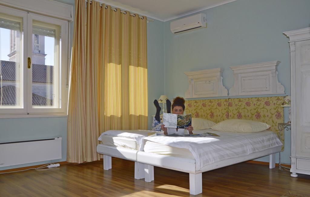 Shabby Chic Apartments Шибеник Номер фото