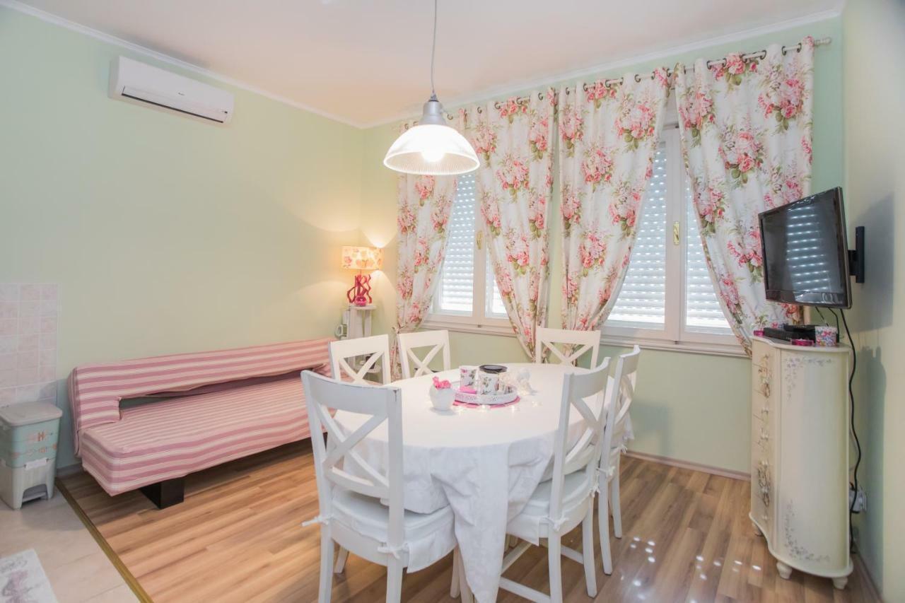 Shabby Chic Apartments Шибеник Екстер'єр фото