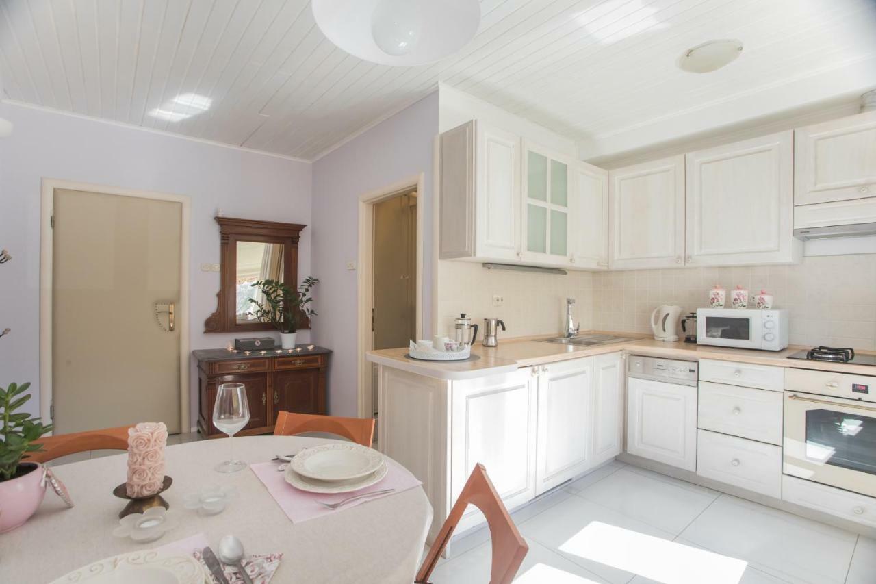Shabby Chic Apartments Шибеник Екстер'єр фото