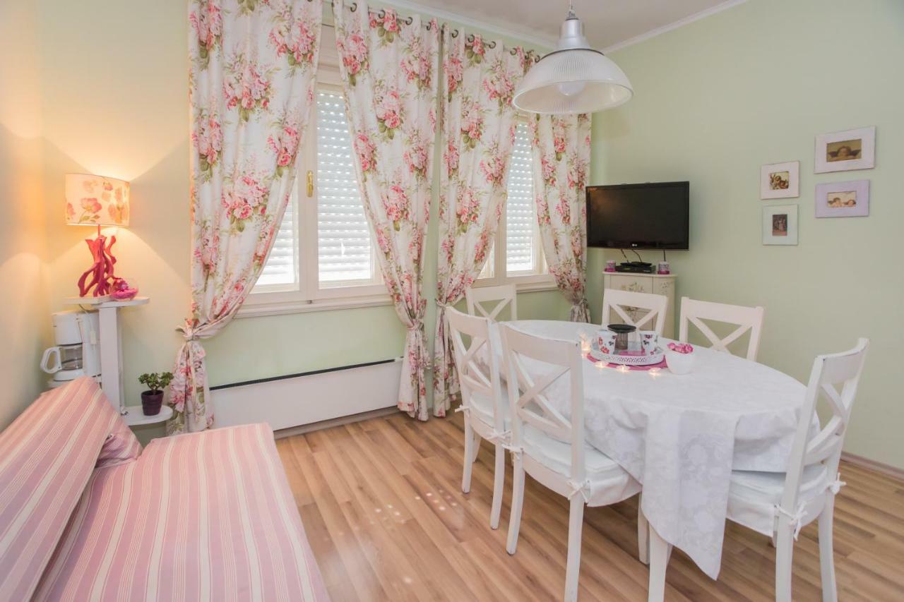 Shabby Chic Apartments Шибеник Екстер'єр фото